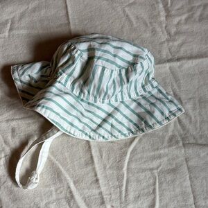 Peer Striped Bucket Hat with Chin Strap 6-12 months